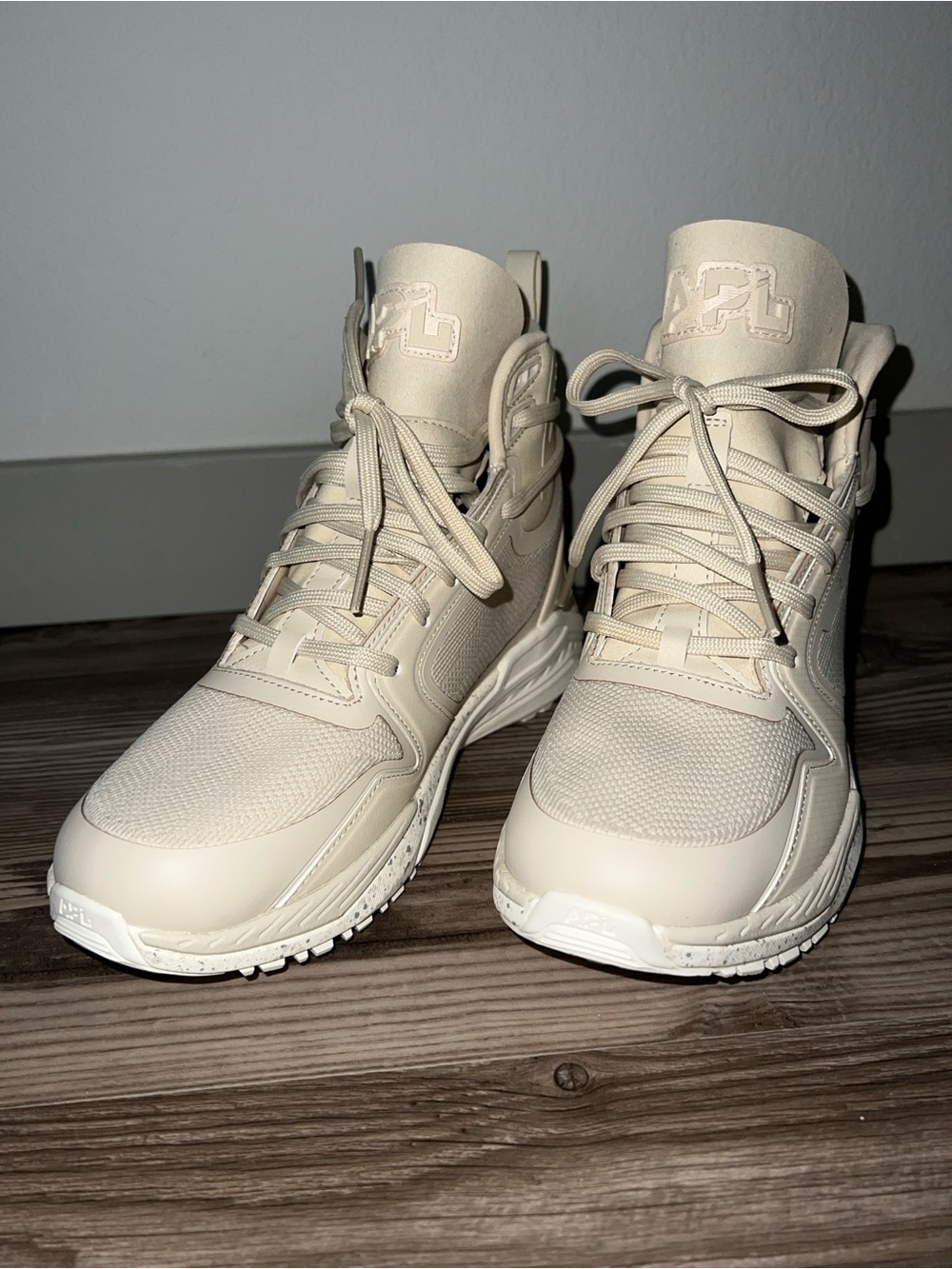 APL Techloom Defender Boots Women Size 6.5 Athletic Propulsion Labs